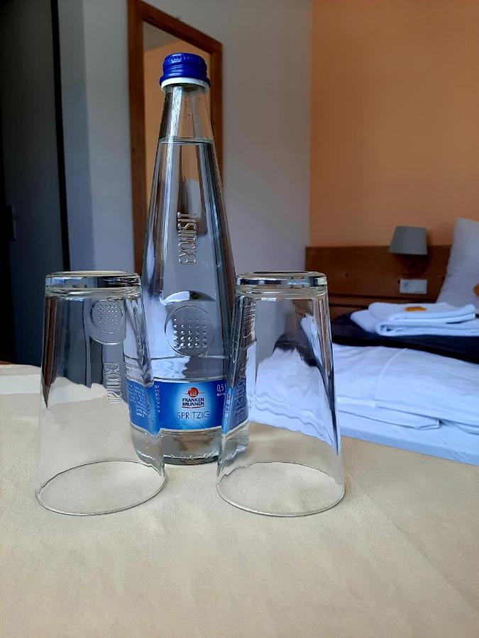 Hotel Landgasthof Frankenstern โกสไวน์ชไตน์ ภายนอก รูปภาพ