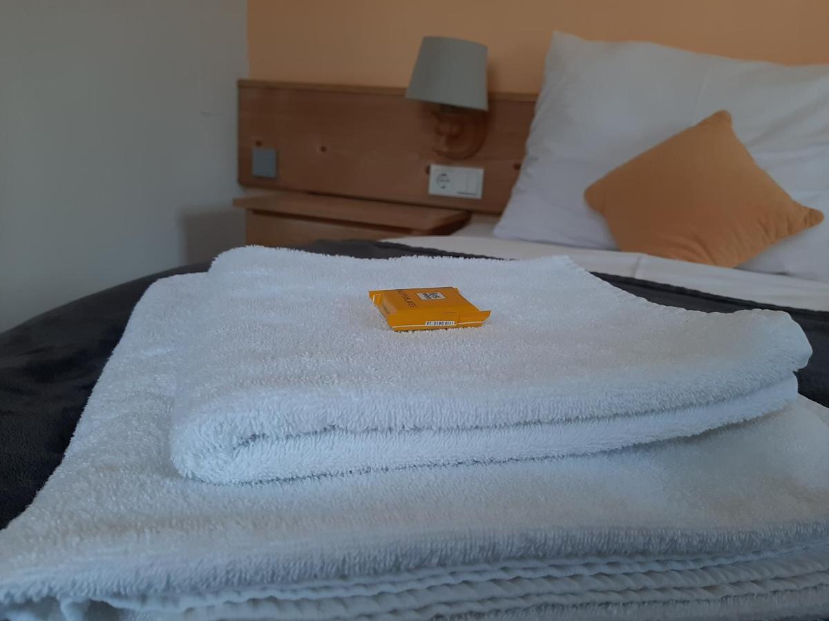 Hotel Landgasthof Frankenstern โกสไวน์ชไตน์ ภายนอก รูปภาพ