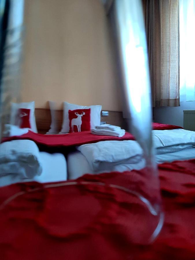 Hotel Landgasthof Frankenstern โกสไวน์ชไตน์ ภายนอก รูปภาพ