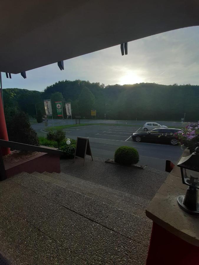 Hotel Landgasthof Frankenstern โกสไวน์ชไตน์ ภายนอก รูปภาพ