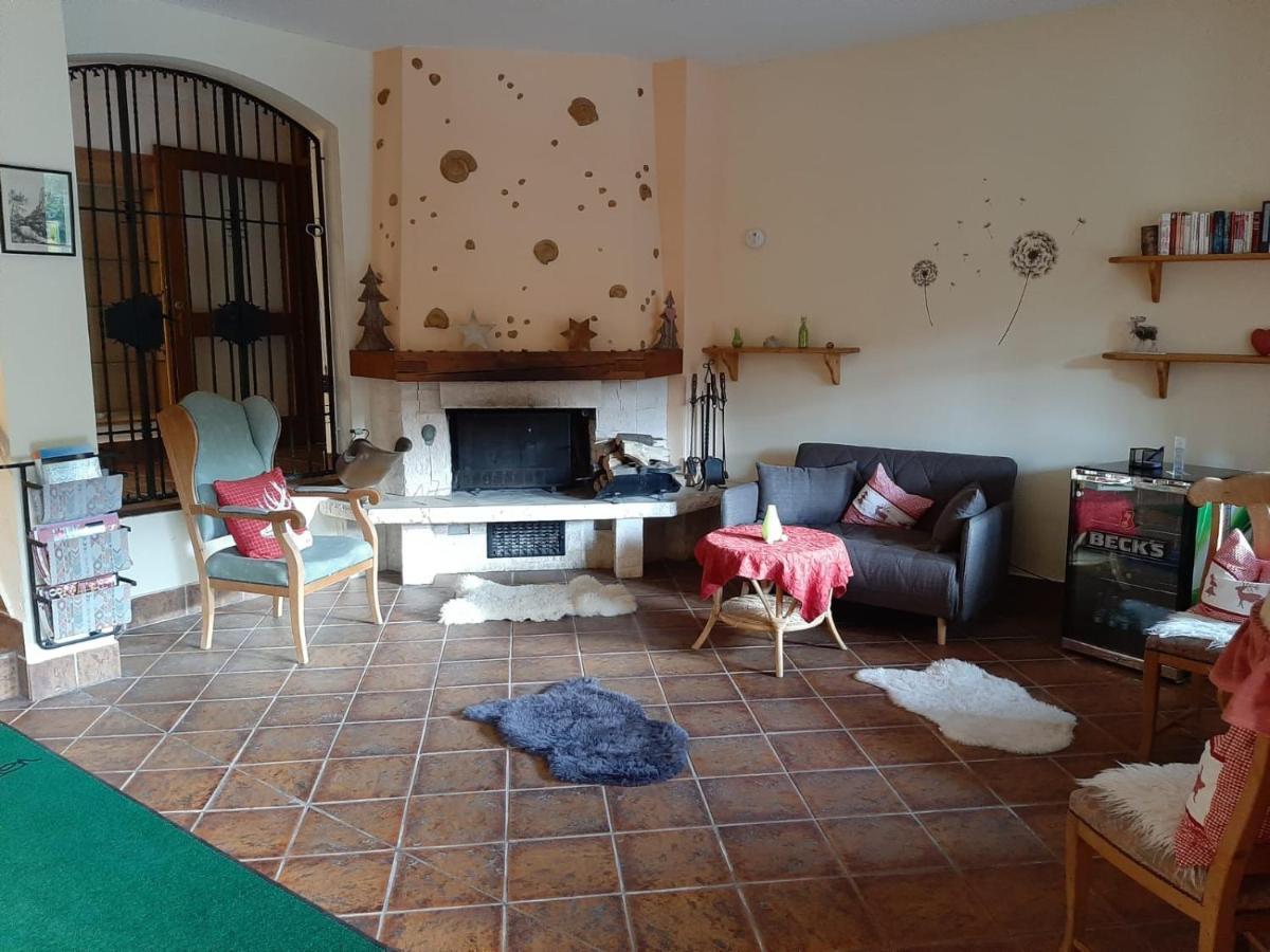 Hotel Landgasthof Frankenstern โกสไวน์ชไตน์ ภายนอก รูปภาพ